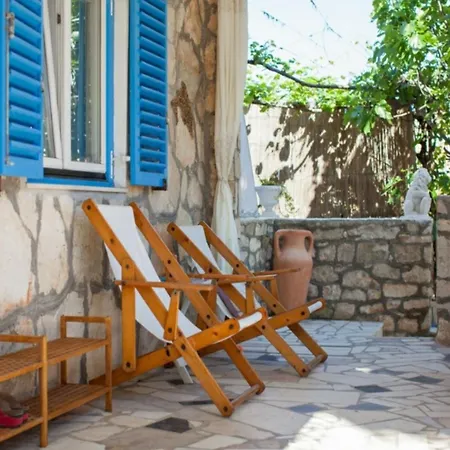 Apartman Golden Coast Vis