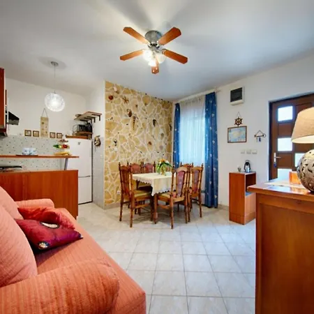 Golden Coast Apartman Vis
