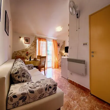 Golden Coast Apartment Vis