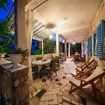Golden Coast Apartman Vis