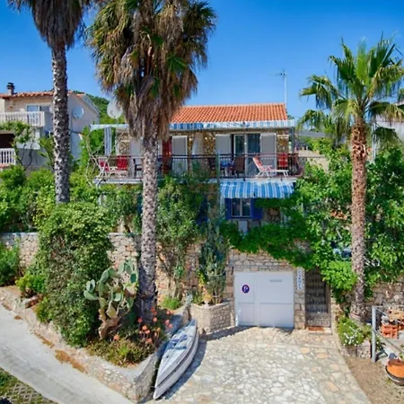 Apartman Golden Coast Vis